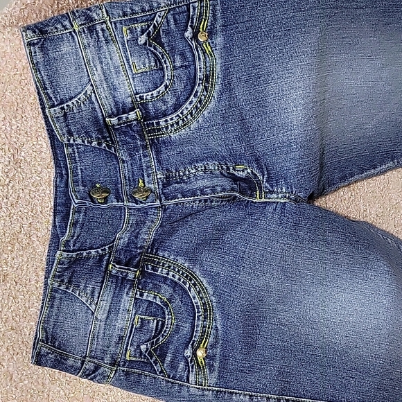 Jean - Picture 2 of 3